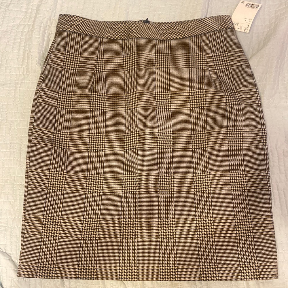 H&M pencil skirt size 6 - tan & black